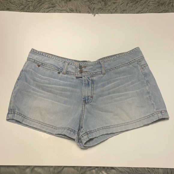 American Eagle Outfitters Pants - American Eagle womens jean shorts size 10